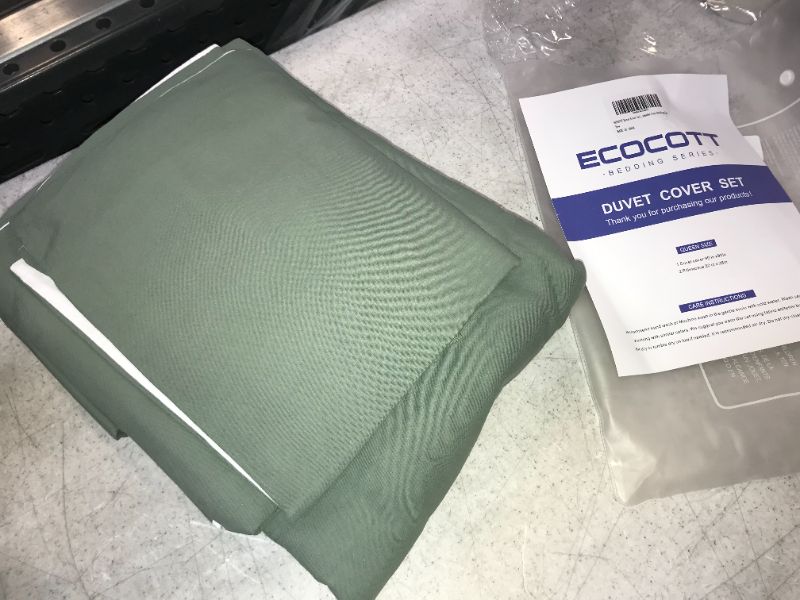 Photo 2 of ECOCOTT Duvet Cover Set Queen, 100% Washed Cotton Reversible 1 Sage Green & White Duvet Cover with Zipper and 2 Pillowcases, Ultra Soft and Easy Care Breathable Cozy Bedding Set
