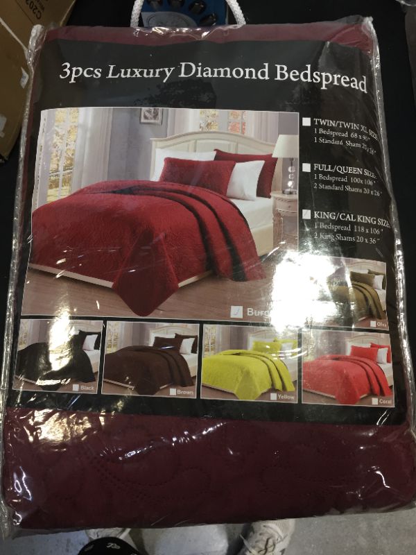 Photo 1 of 3 pcs luxury DIAMOND BEDSPREAD BURGUNDY KING SIZE QUILT