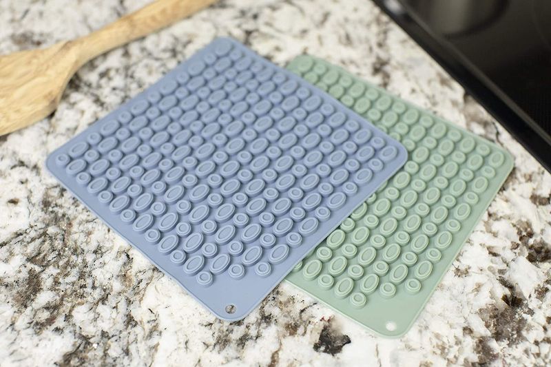 Photo 1 of 2pcs 6.6x6.6 inches SILICONE STREET. Multipurpose Silicone Mat. Trivet for Hot Pots and Pans. Hot Pad. Jar Opener. 100% BPA Free. Heat Resistant. Non-slip. 
