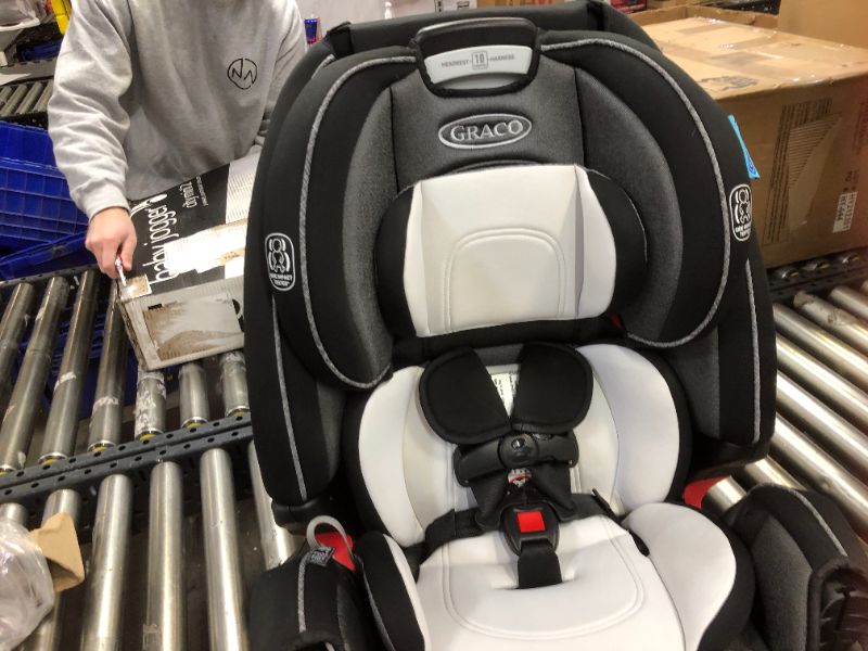 Photo 2 of Graco 4Ever DLX 4-in-1 Convertible Car Seat
