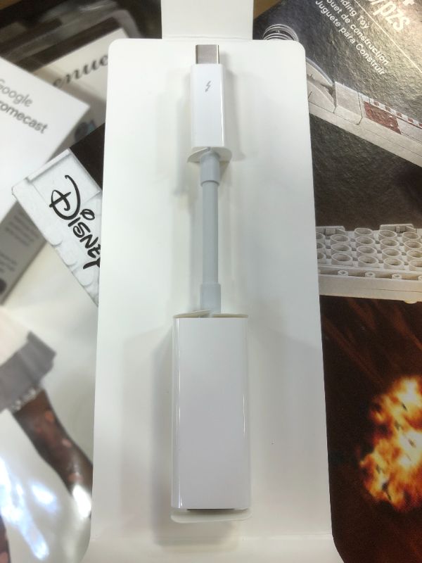 Photo 3 of Apple Thunderbolt to Gigabit Ethernet Adapter MD463LL/A - White