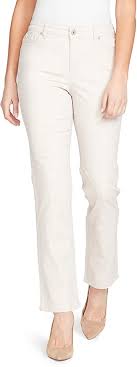 Photo 1 of Bandolino Women's Mandie Signature Fit 5 Pocket Jean. 8 Short
