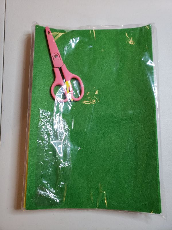 Photo 1 of 20 PIECE DIY CRAFTING KIT, FELT WITH SCISSORS.