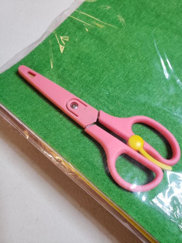 Photo 3 of 20 PIECE DIY CRAFTING KIT, FELT WITH SCISSORS.