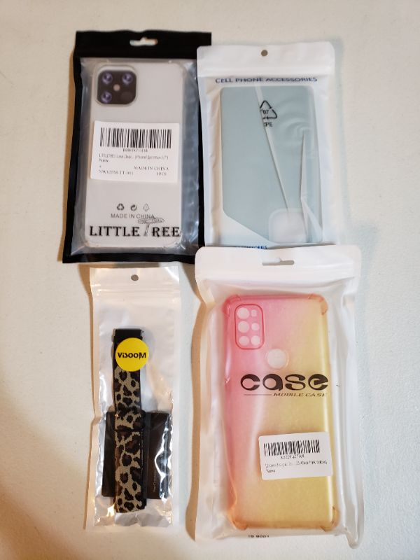 Photo 1 of VARIOUS SMARTPHONE AND WATCH ACCESSORIES, LOT OF 4 ITEMS.