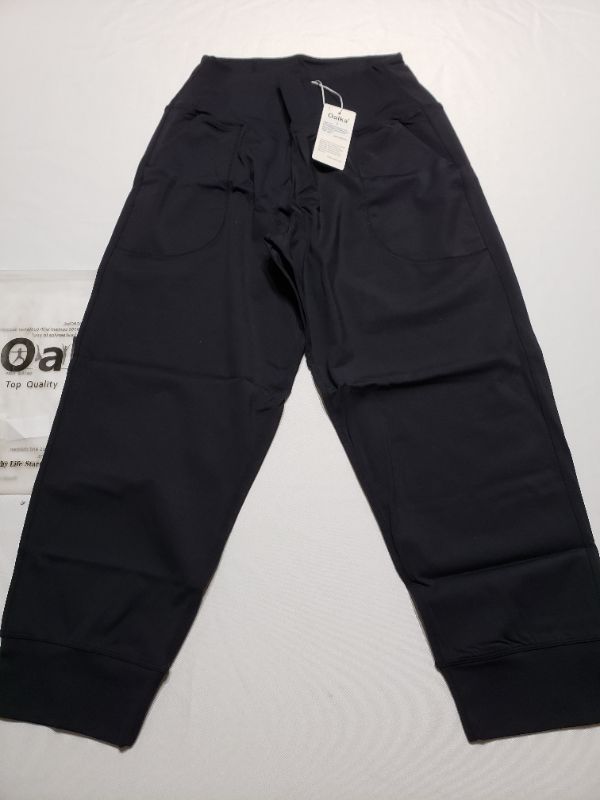 Photo 2 of WOMEN'S BLACK CAPRI JOGGER STYLE EXERCISE PANT, SIZE L.