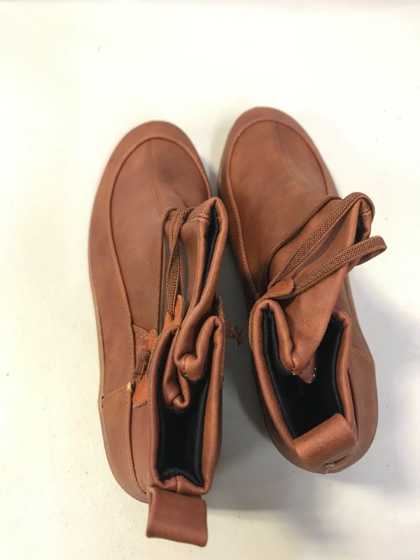 Photo 1 of FASHION SHOES FOREIGN SIZE 41/8.5 MAY BE SMALLER 