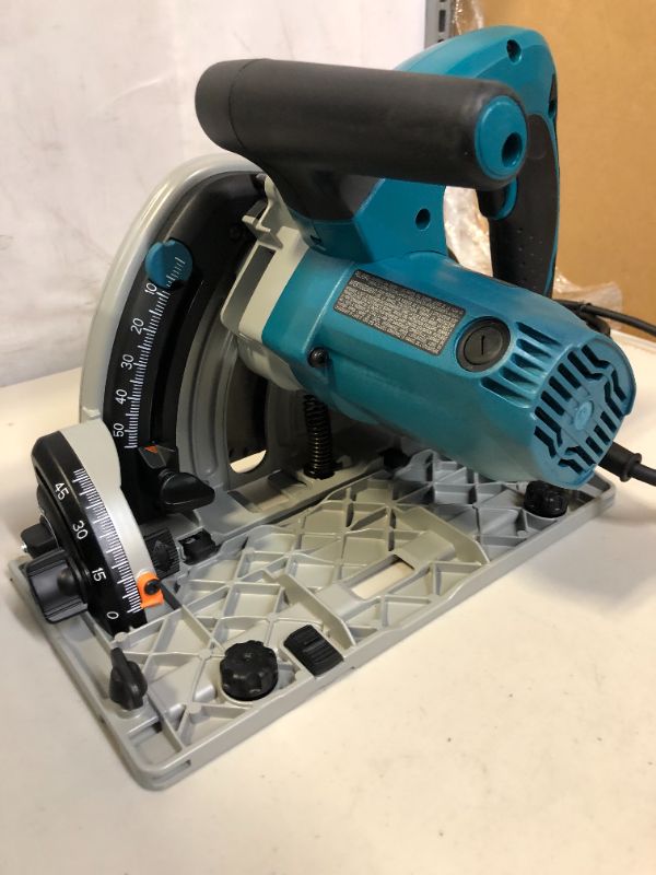 Photo 1 of Makita SP6000J 6-1/2-Inch Plunge Circular Saw
