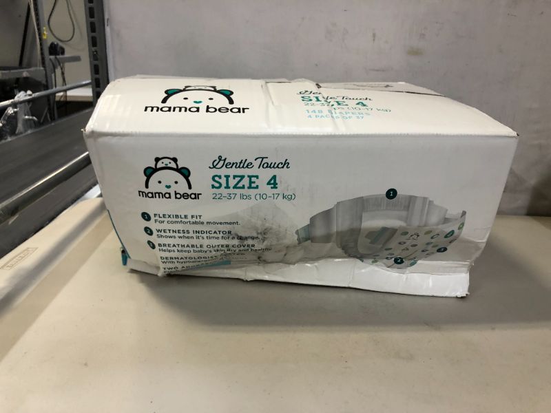 Photo 1 of Amazon Brand - Mama Bear Gentle Touch Diapers SIZE 4