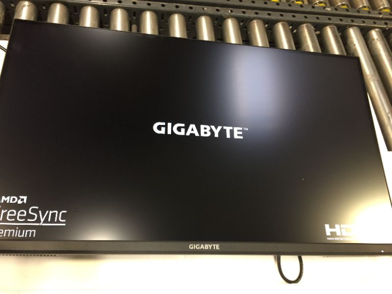 Photo 4 of GIGABYTE M32Q 32" 165Hz Gaming Monitor, 2560 x 1440 SS IPS Display, 0.8ms (MPRT) Response Time, 9?4% DCI-P3, VESA Display HDR400, FreeSync Premium, 1x Display Port 1.2, 2X HDMI 2.0