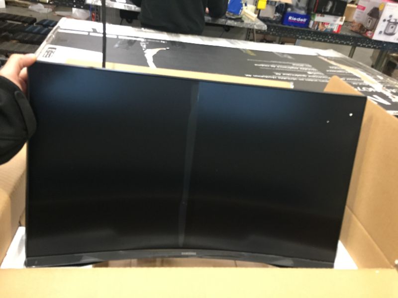 Photo 5 of 27" G5 Odyssey Gaming Monitor With 1000R Curved Screen Damaged Screen