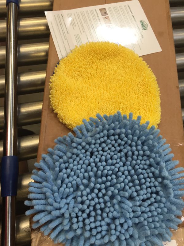 Photo 3 of Chomp Long Handle Dust Mop:5 Minute CleanWalls Extendable Wall Washer, Ceiling Cleaner and Baseboard Duster - Telescoping Dry Dust / Wet Wash Cleaning Mop with Washable Microfiber Pad
