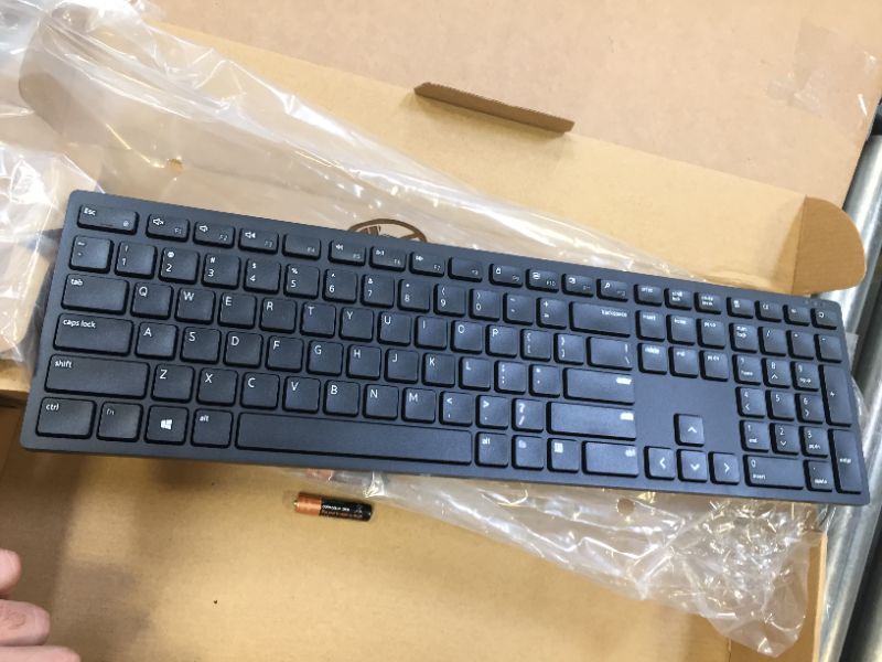 Photo 4 of Dell - KM5221W Pro Ergonomic Full-size Wireless Mechanical Keyboard and Mouse - Black