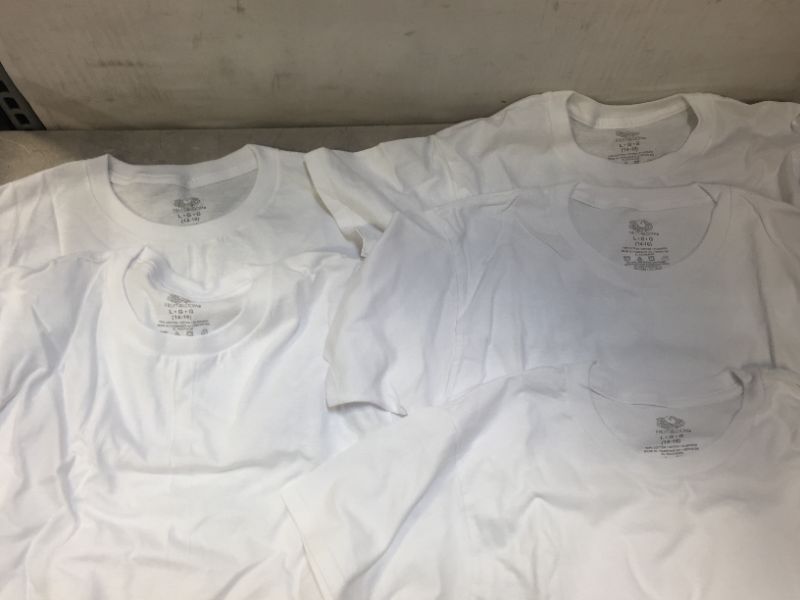 Photo 2 of Fruit of the Loom Kids White t-shirt size L(14/16)
5 pack 