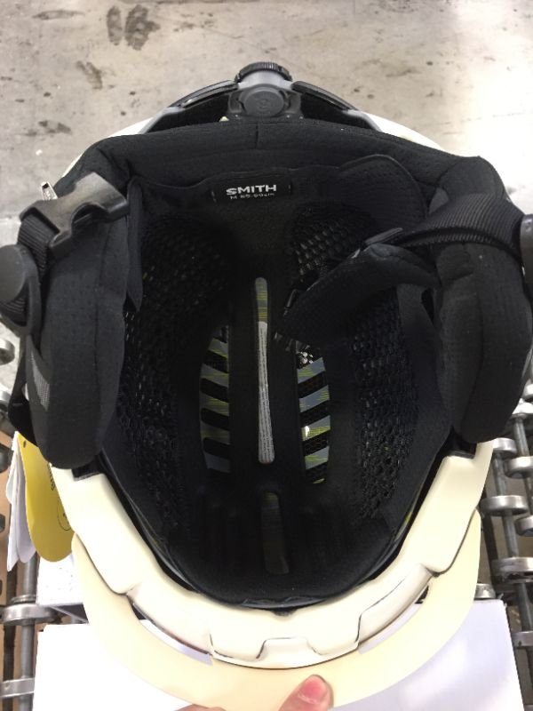 Photo 3 of Smith Vantage MIPS Helmet