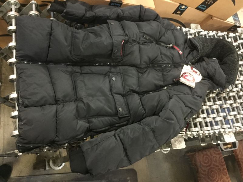 Photo 1 of MEN'S WINTER JACKET
SIZE: LARGE