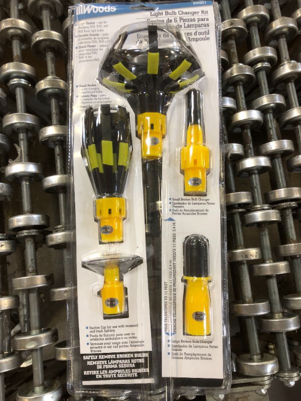 Photo 2 of Designers Edge E3001 11' Yellow Light Changing Kit Foot Metal Telescopic Pole, Baskets, Suction Cup and Broken Bulb Changers, Versatile Use, 5 Accessories Included