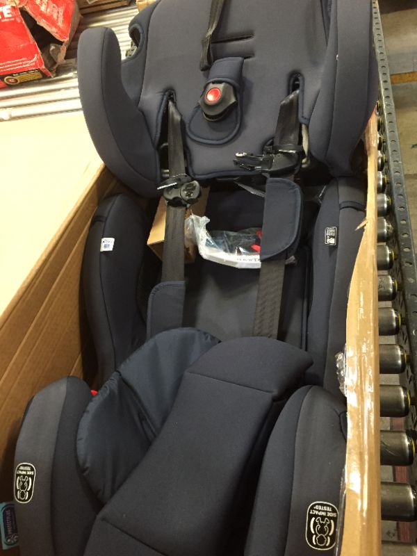 Photo 2 of Graco Tranzitions SnugLock 3 in 1 Harness Booster Seat, Sutherland
