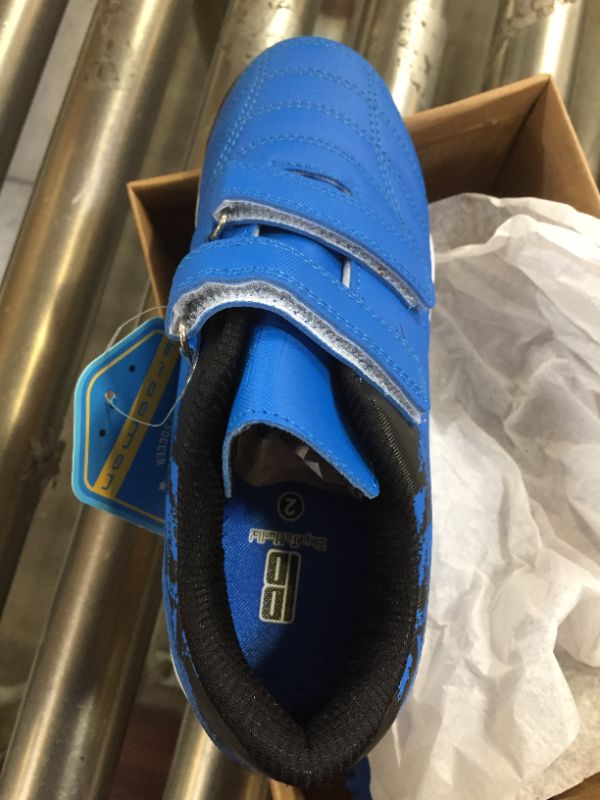 Photo 1 of brooman Kids Comfortable Turf Soccer Shoes Athletic Football Shoes size 2 (Little Kids)
