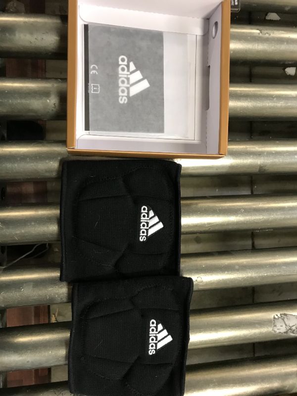 Photo 1 of Adidas 5in Knee Pads size Large