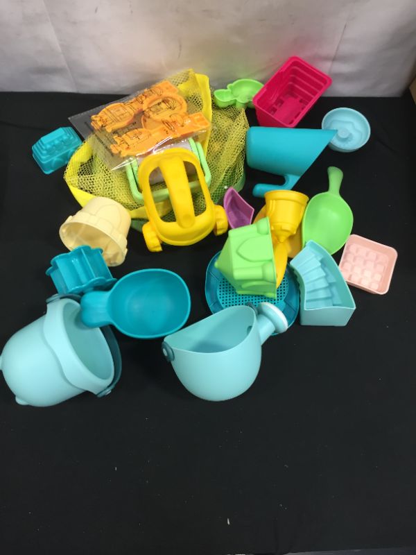 Photo 1 of 26 Pcs Beach Toys for Kids, Beach Sand Toy Set with Mesh Bag Including Assembled Water Wheels and Cars, Shovels, Buckets, Water Bottles, Molds Fun Game Gift for Outdoor Indoor Toddlers Kids Boys Girls
