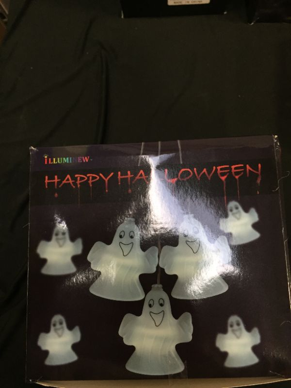 Photo 2 of 30 LED Halloween White Ghost with Wings String Lights, Battery Operated Halloween Lights with Remote, Indoor Outdoor Party, Patio, Garden, Halloween Decoration (Large)