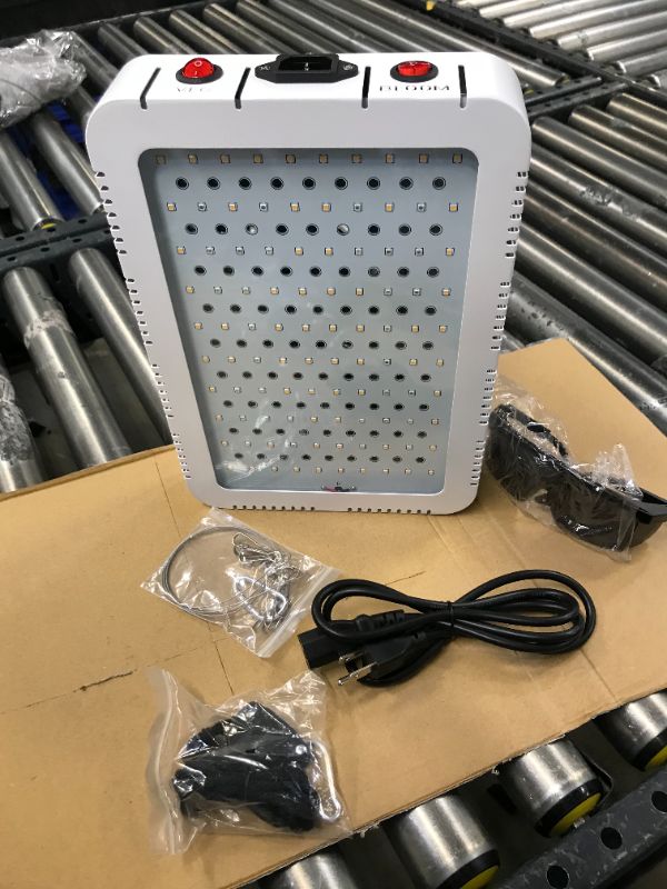 Photo 3 of LED Grow Light, Mutois GL-720W led Full Spectrum Grow Light, Indoor Grow Light with Veg Bloom Double-Switch and Daisy Chain, Plant Growing Light for Indoor Plants Veg and Flower
