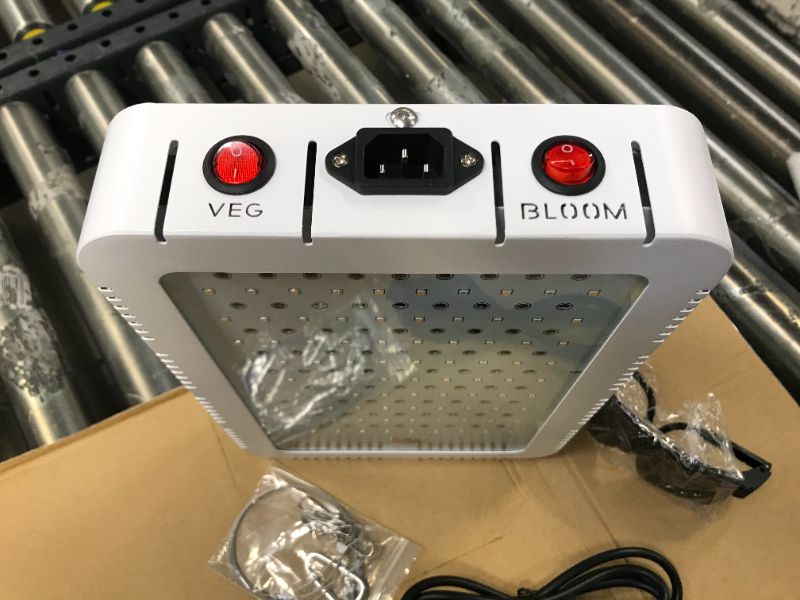 Photo 2 of LED Grow Light, Mutois GL-720W led Full Spectrum Grow Light, Indoor Grow Light with Veg Bloom Double-Switch and Daisy Chain, Plant Growing Light for Indoor Plants Veg and Flower
