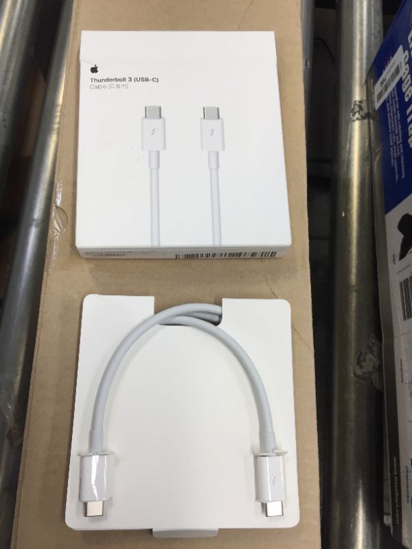 Photo 2 of Apple Thunderbolt 3 (USB-C) Cable (0.8m)
