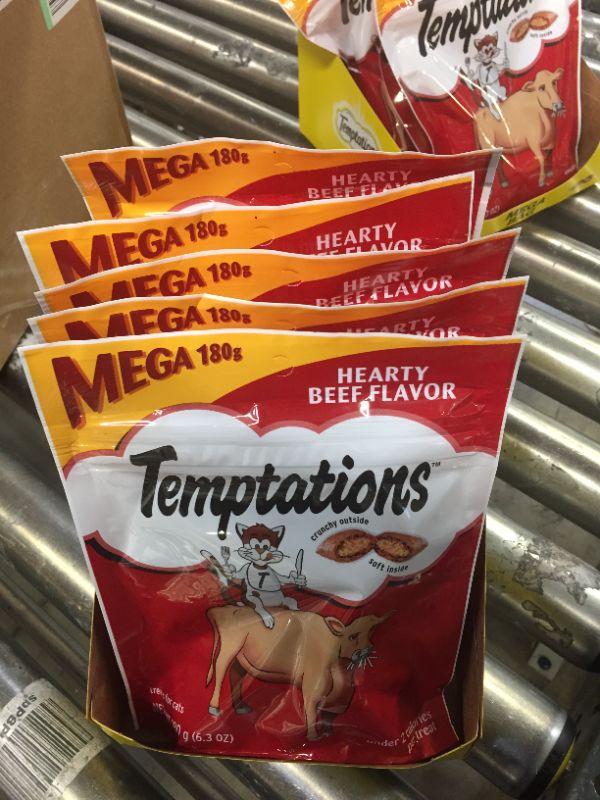 Photo 2 of Temptations cat treats beef flavor (box of 5)