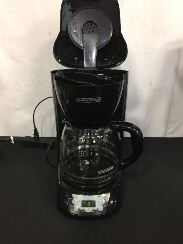 Photo 3 of Black+Decker DLX1050B 12-Cup Programmable Coffeemaker