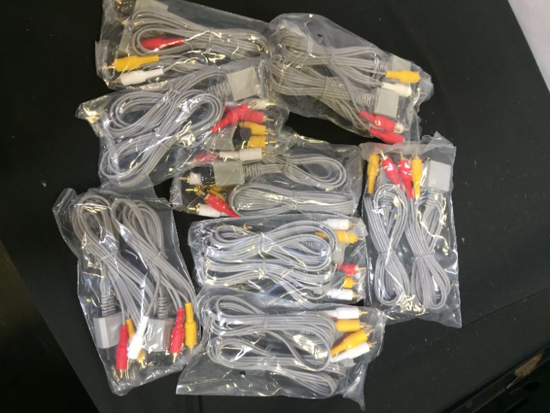 Photo 1 of pack of tv cables