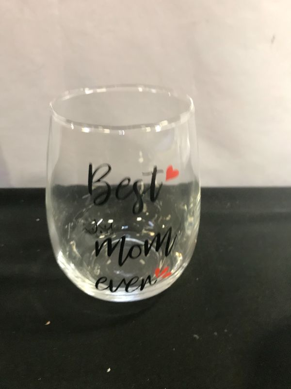 Photo 1 of "best mom ever" glass 