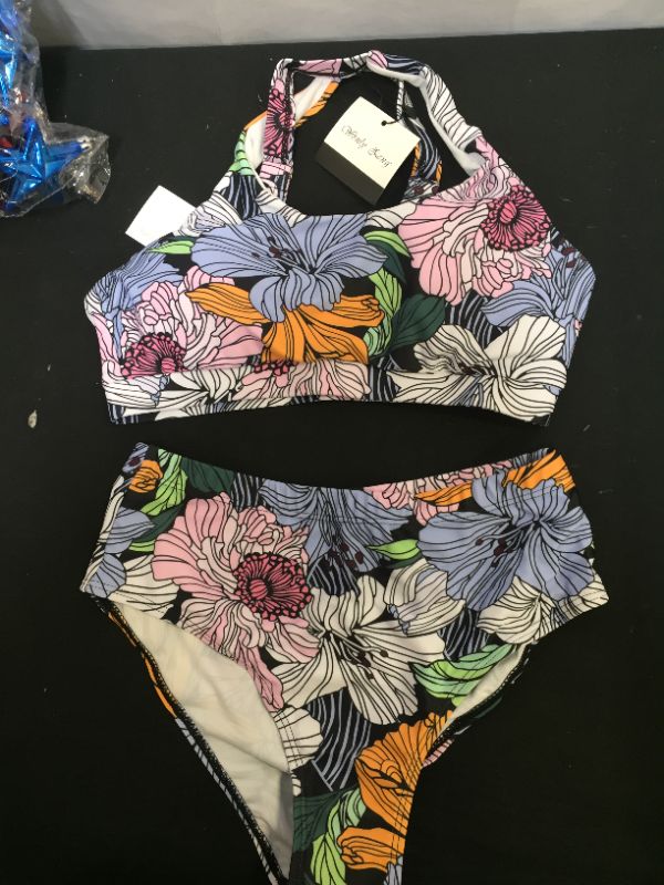 Photo 1 of women's swimsuit
size L