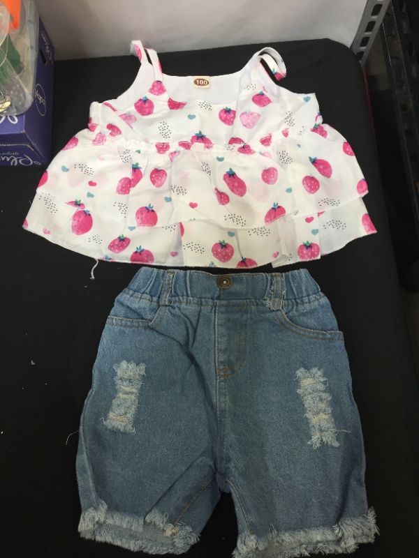 Photo 1 of girls two piece set 
size 2-3 T