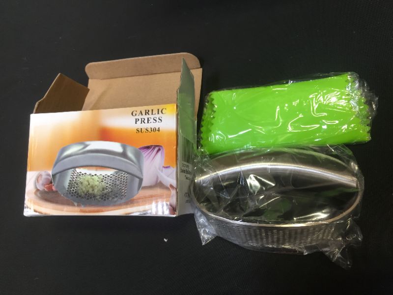 Photo 2 of 2 pack of garlic presses