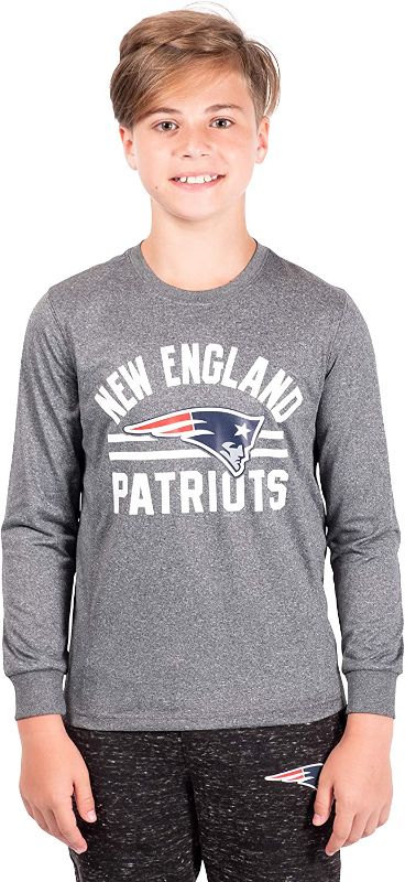 Photo 1 of Ultra Game NFL New England Patriots Youth Super Soft Crew Neck Long Sleeve T-Shirt Medium 
