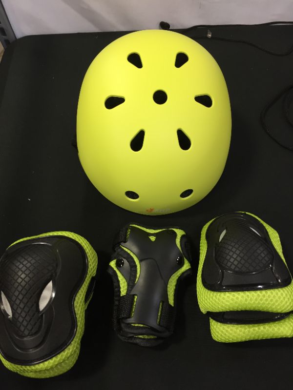 Photo 1 of SMALL KIDS HELMET WITH KNEED AND ELBOW PADS