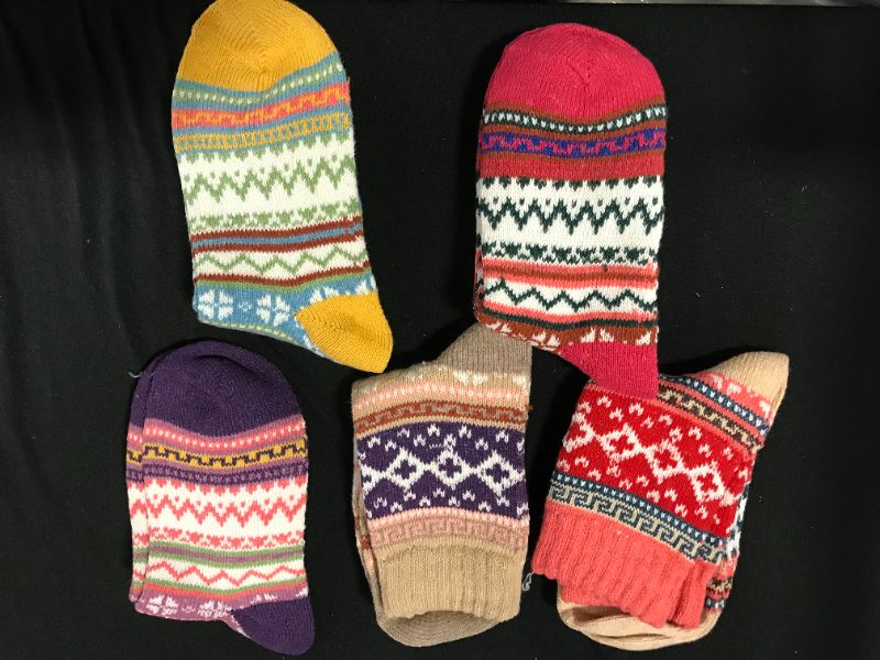 Photo 1 of 5 pairs of socks womens
