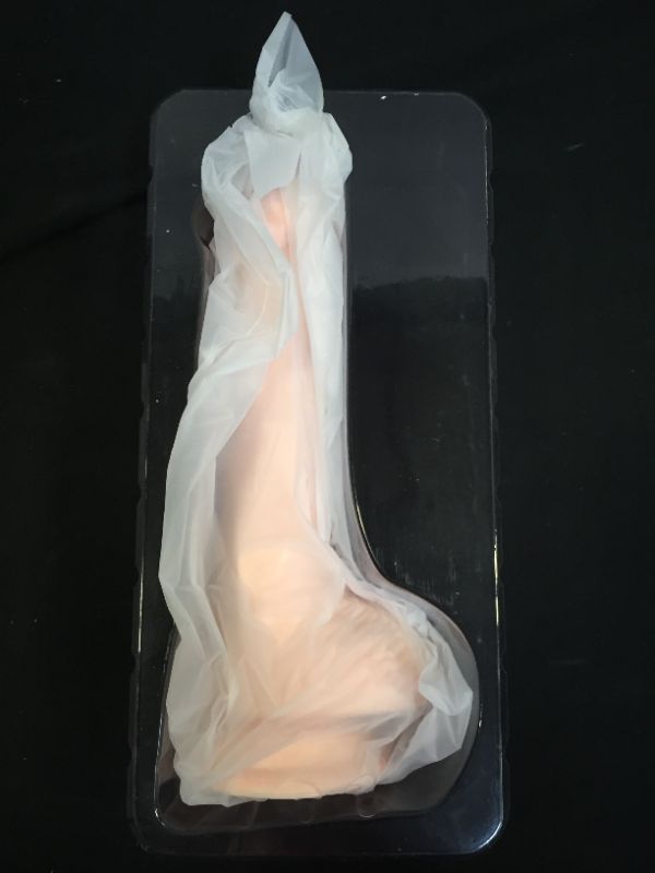 Photo 2 of Generic 8" Rubber Dildo
