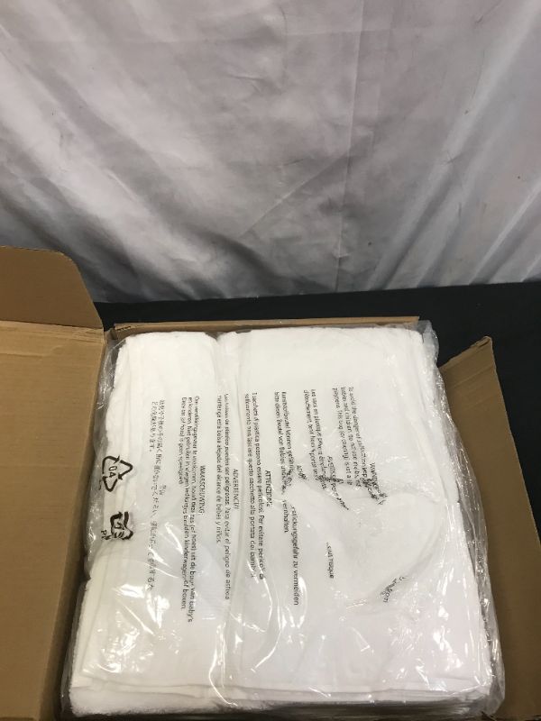 Photo 1 of Amazon Basics GOTS Certified Organic Cotton Bath Towel - 4-Pack, Pristine Snow
