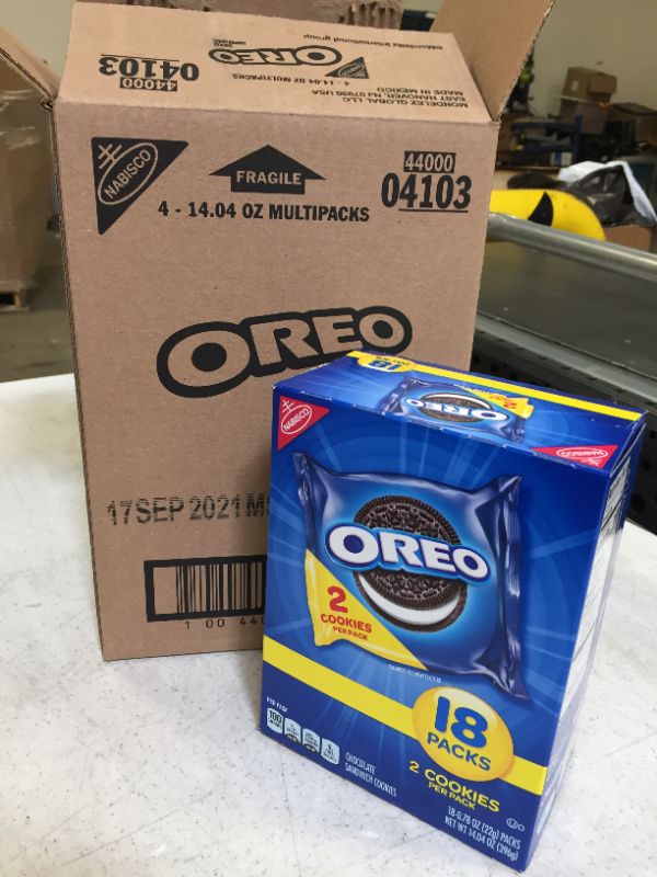 Photo 2 of 4 pack of Oreo Cookies, Sandwich, Chocolate, 18 Packs - 18 pack, 0.78 oz packs