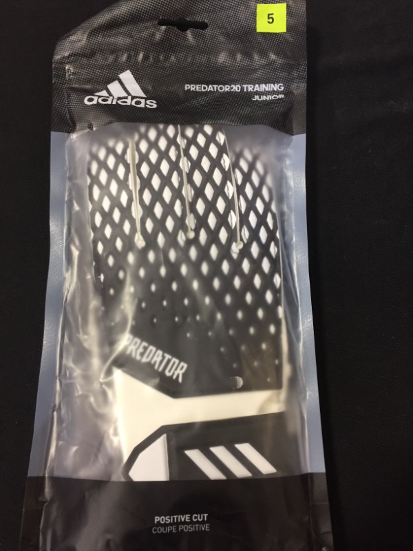 Photo 2 of adidas Unisex-Adult 20 Training Predator Goalie Gloves 5