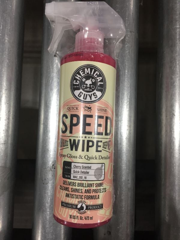 Photo 2 of Chemical Guys WAC_202_16 Speed Wipe Quick Detailer (16 oz)
