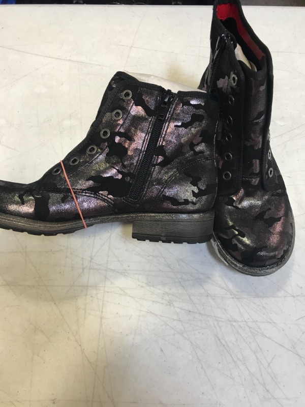 Photo 1 of DOLCE VITA  WOMENS CAMO GLITTER BOOTS  SIZE 4