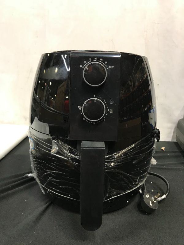 Photo 1 of Air fryer 