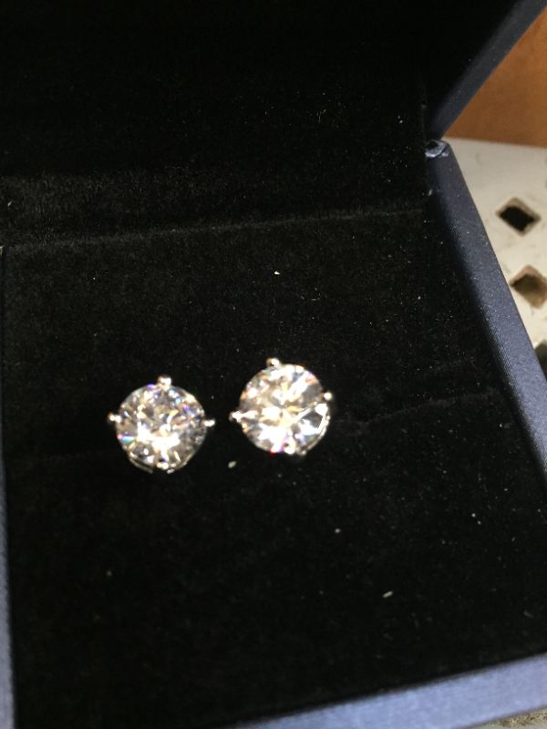 Photo 1 of generic earring 