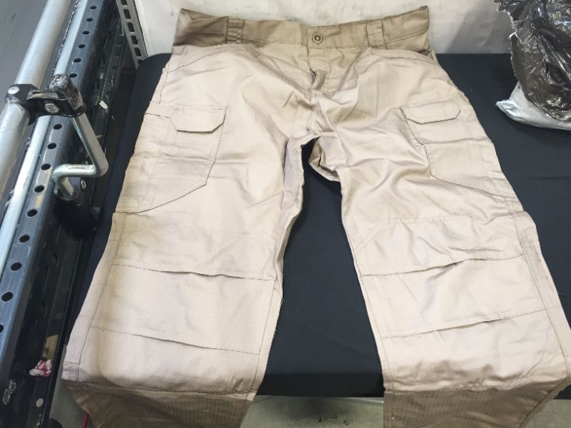 Photo 1 of men's generic cargo pants W36