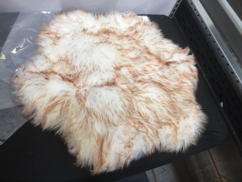 Photo 1 of 24" FUAX FUR ROUND RUG