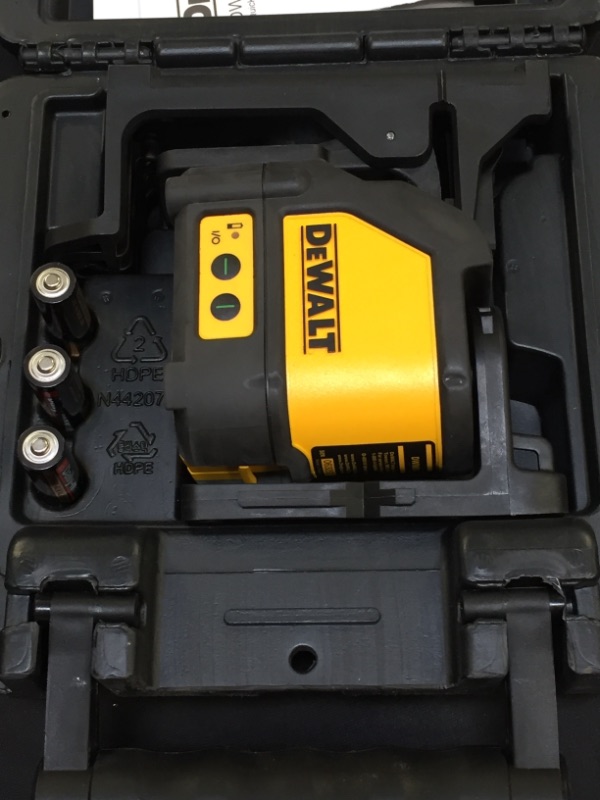 Photo 2 of DEWALT Level, Cross Line Laser, Green (DW088CG)